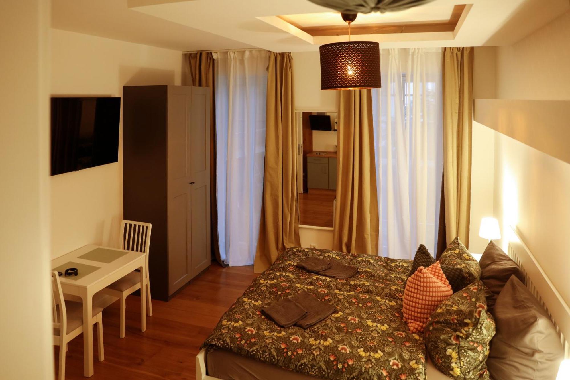 Boutique Hotel Pension Luisengruen Kueche 1Gbs Wlan Netflix Disney Magentatv شيمنيتز المظهر الخارجي الصورة